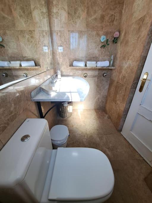 Vivienda Rural Sentirte 1 Centro De Aracena Apartment Luaran gambar