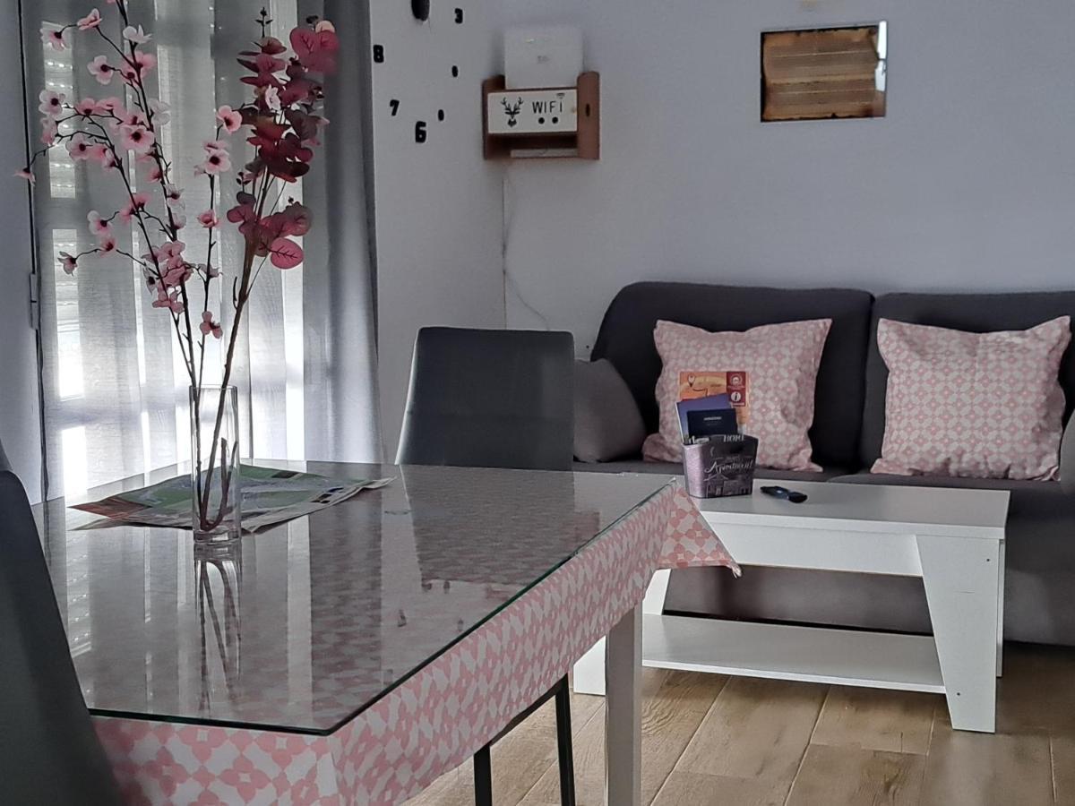 Vivienda Rural Sentirte 1 Centro De Aracena Apartment Luaran gambar